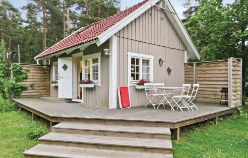 1 Bedroom Amazing Home In Frjestaden